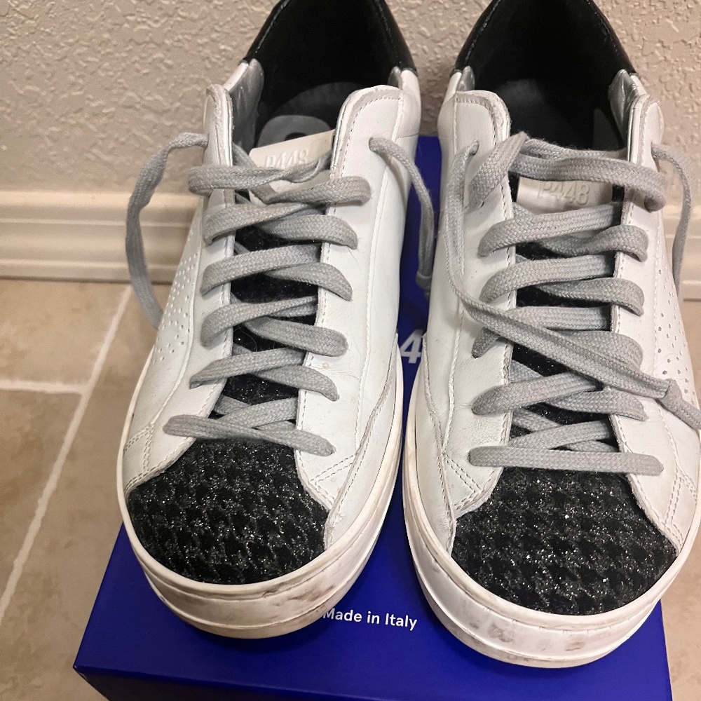 P448 John Houndstooth